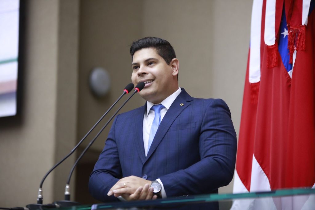 PL de Márcio César que determina transparência de gasolina vendida no AM é retirado de pauta