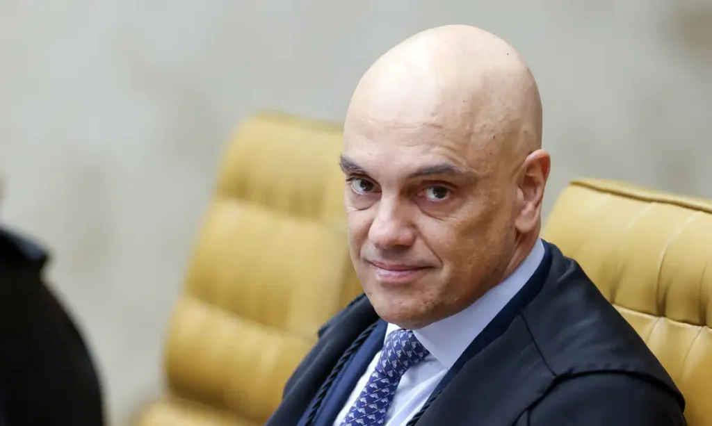 Moraes retira sigilo de inquérito e encaminha relatório da PF à PGR