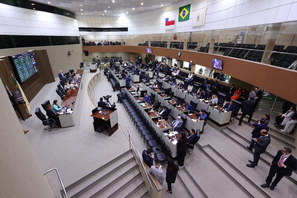 Salários de vereadores da CMM passam de R$ 18 mil para R$ 26 mil em 2025