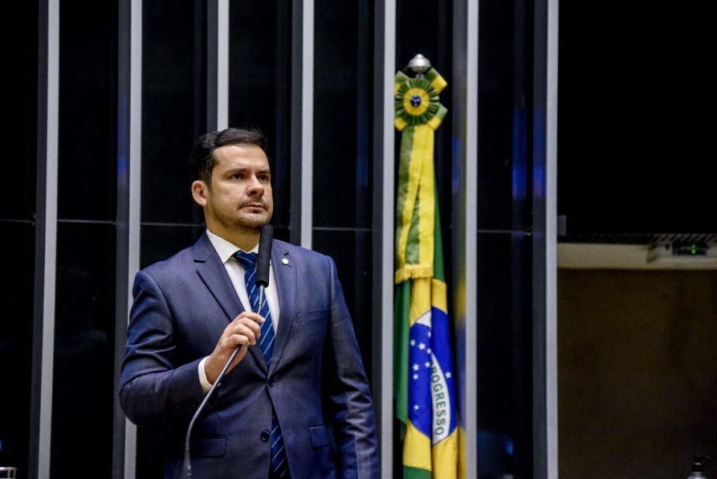 Alberto Neto cobra Motta a pautar anistia do 8/1 mesmo sem se comprometer com aprovação