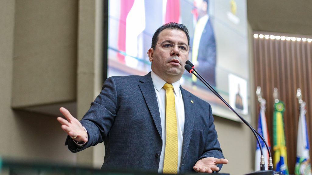 Lei de Wilker Barreto combate e protege o Amazonas dos impactos das fakes news