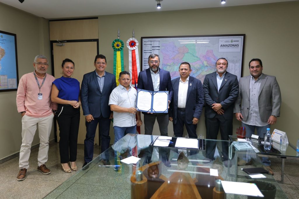 Wilson Lima sanciona lei que institui novo modelo do saneamento básico para o interior