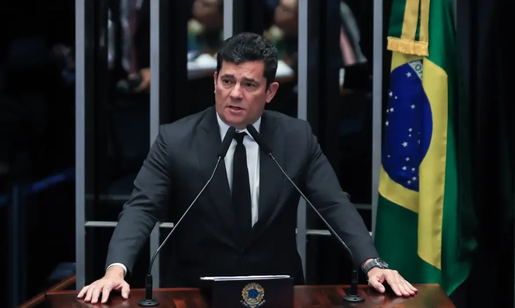Sérgio Moro rebate Gleisi e diz que vai “bloquear as pretensões do PT” no PR