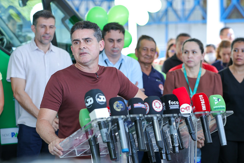 “Quem trabalha recebe críticas e quem não trabalha recebe likes”, diz David Almeida