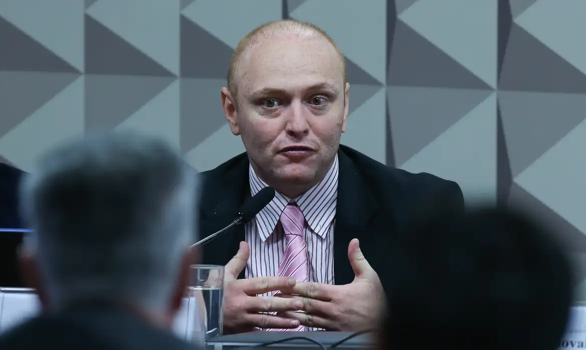 Moraes autoriza regime semiaberto ao hacker Walter Delgatti