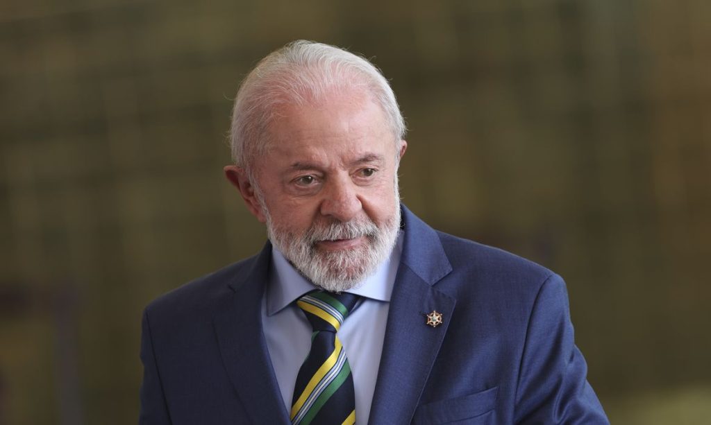 Lula rompe silêncio sobre caso Master: “Tem gente que defende”