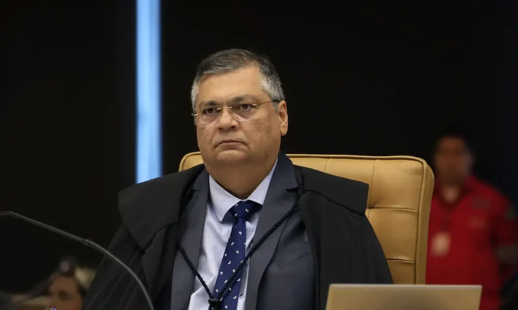 Dino defende STF e diz que Corte “acerta mais do que erra”