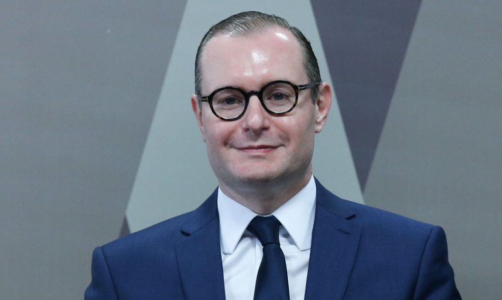 Zanin manda ampliar horário de votação até as 19h em todo o país