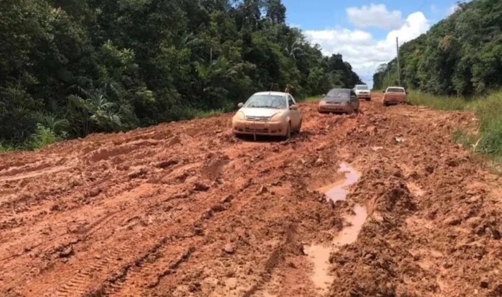 Justiça suspende licitação para obras no ‘trecho do meio’ da BR-319