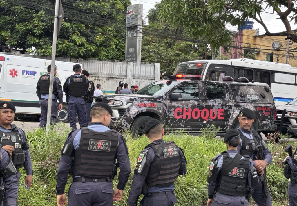 Polícia Militar desativa carceragem e transfere 70 presos após fuga de policiais no Amazonas