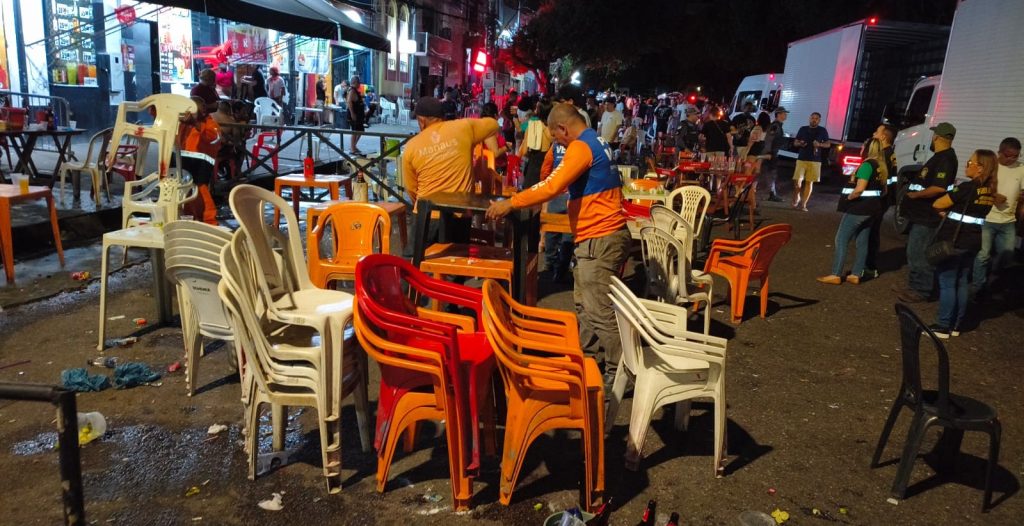 Prefeitura reforça fiscalização no Centro e apreende materiais de estabelecimentos reincidentes em Manaus