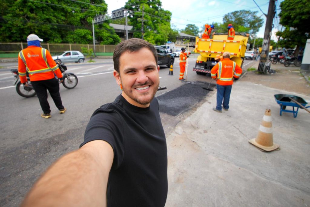 Renato Junior fiscaliza operação ‘Tapa-Buracos’ na avenida André Araújo