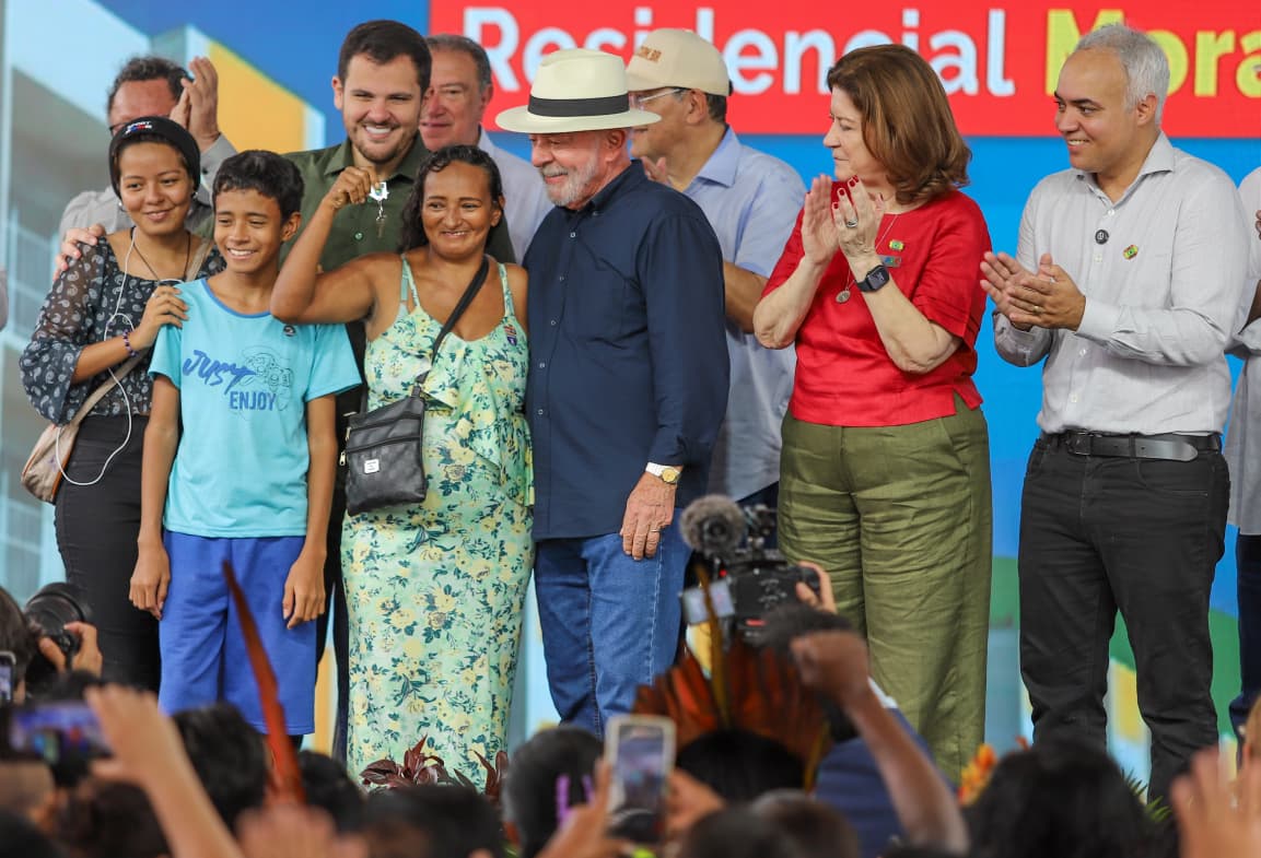 Renato Junior e Lula entregam 576 moradias semimobiliadas do residencial Morar Melhor no Parque das Tribos e beneficiam mais de 2 mil pessoas