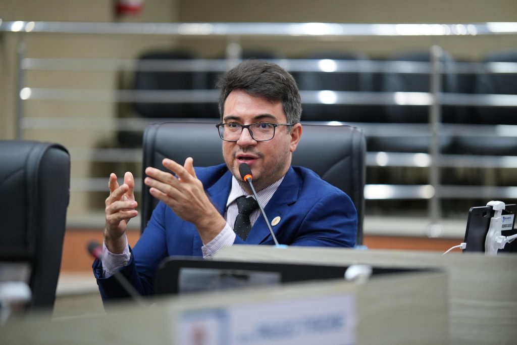 PL de Rodrigo Guedes quer suspender auxílio municipal de quem faz apostas online