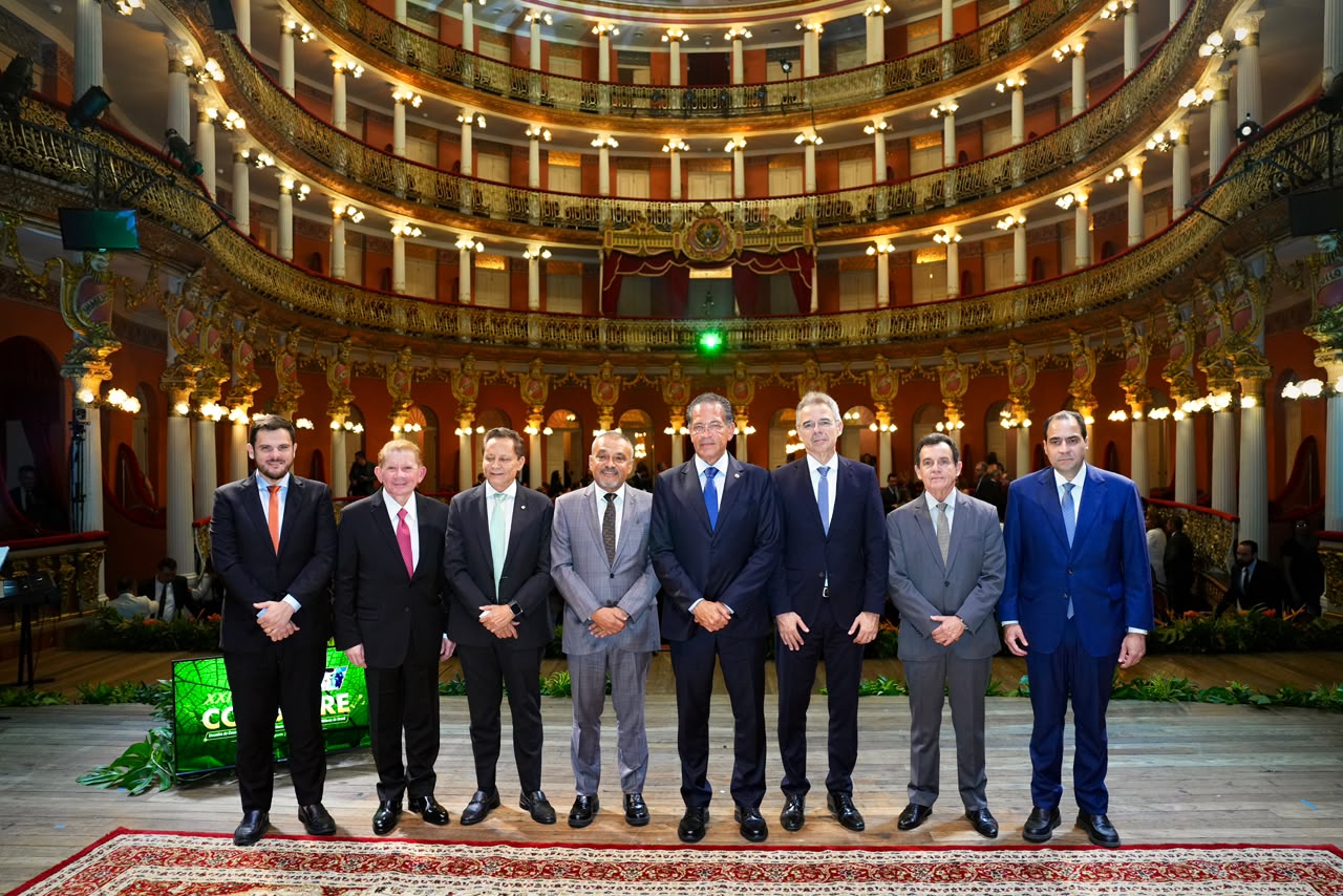 Renato Junior destaca construção de Justiça próxima ao povo durante abertura do XXI Consepre no Teatro Amazonas