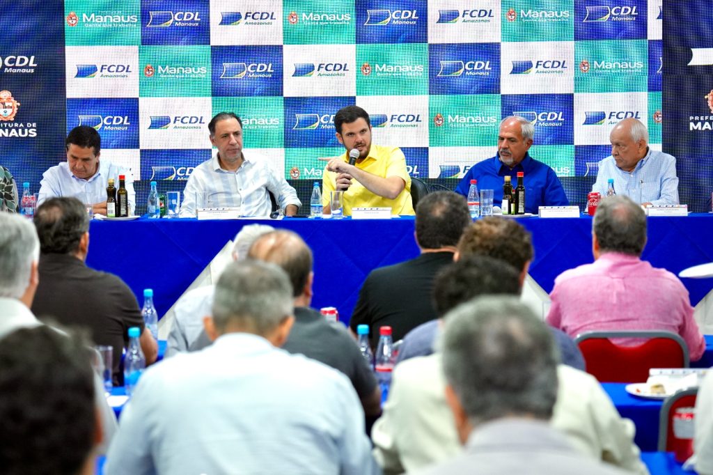 Renato Junior reúne comerciantes na CDL e anuncia medidas de desburocratização reforçando ações de revitalização do Centro de Manaus