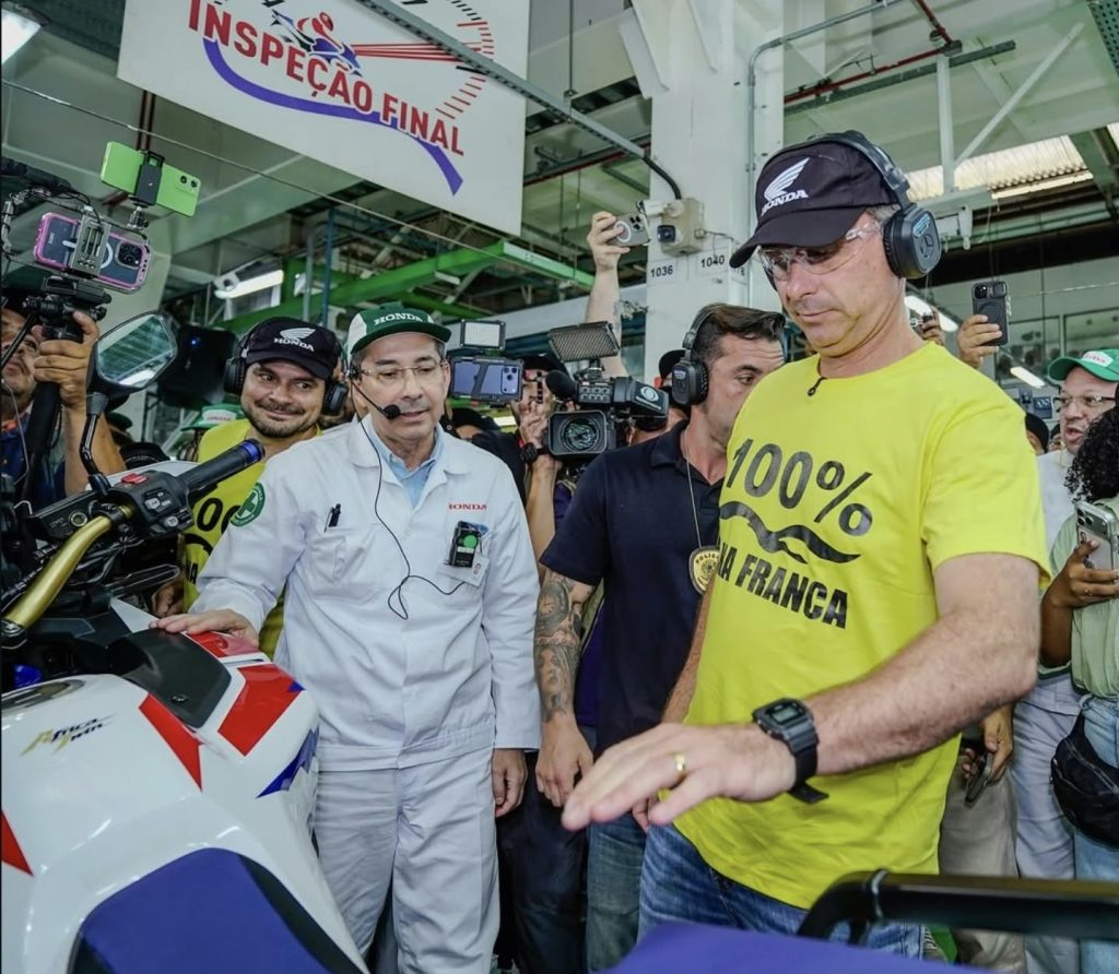 Em Manaus, Flávio Bolsonaro promete defender Zona Franca e ampliar polos industriais