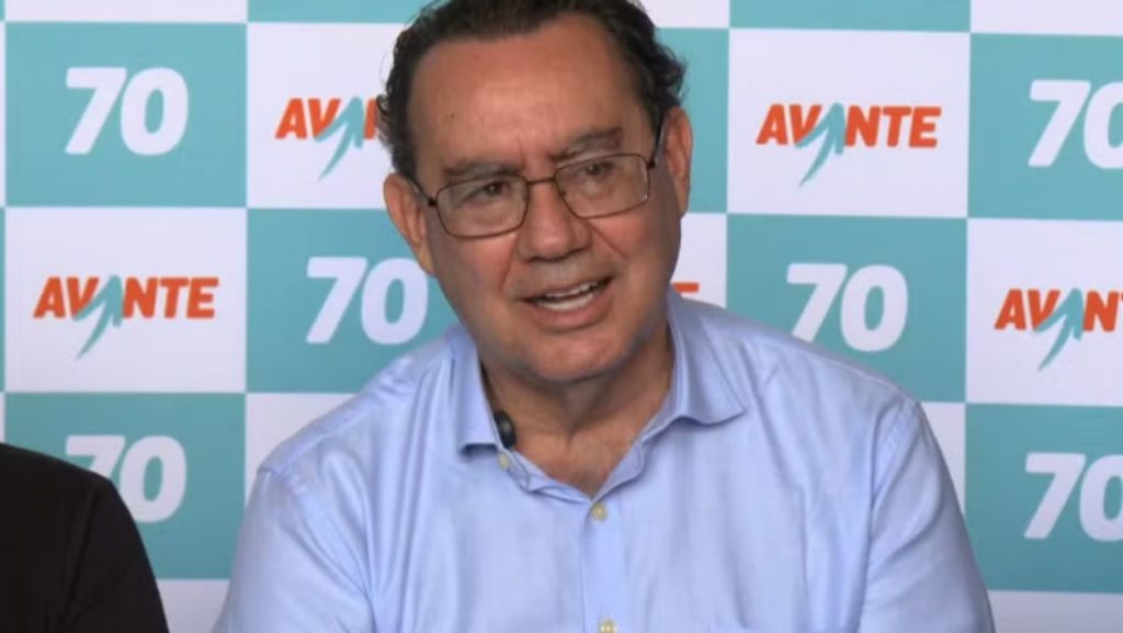 URGENTE: Augusto Cury sai de cima do muro a anuncia apoio a Flávio Bolsonaro