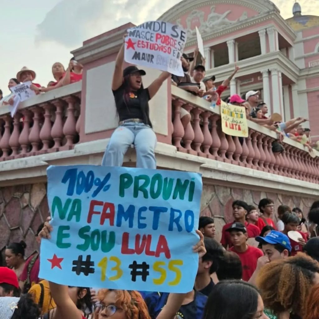 Apoiadores de Lula fazem ato em Manaus para tentar virar voto no 2º turno