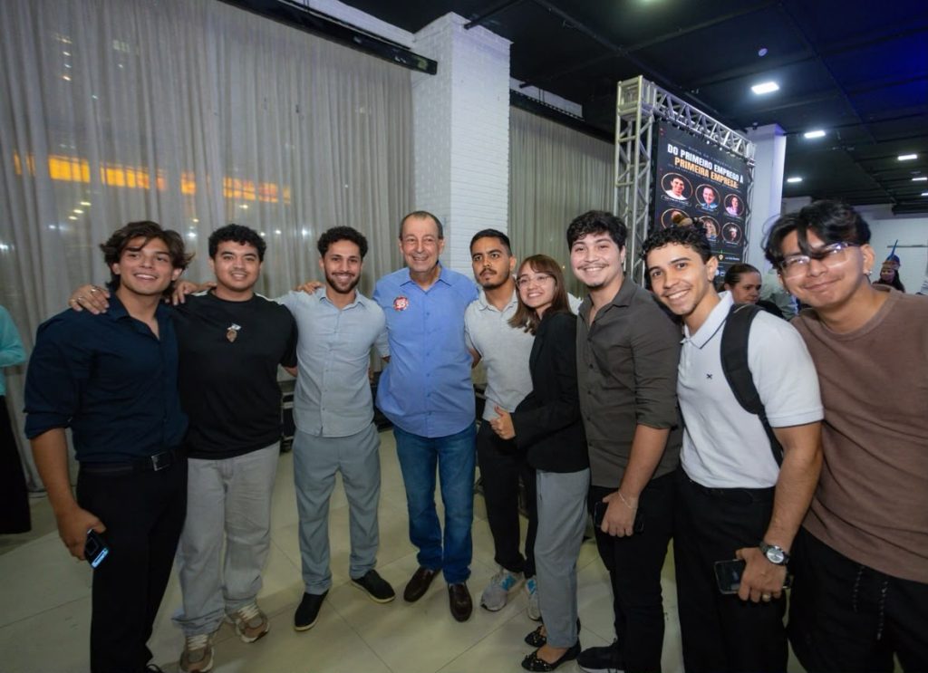 Omar quer qualifica jovens do Amazonas para mercado de tecnologia