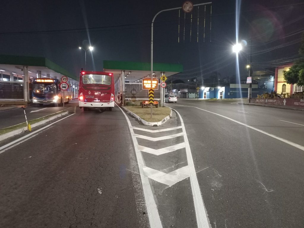 Prefeitura de Manaus reforça sinalização viária em áreas escolares, cruzamentos e acessos ao transporte coletivo
