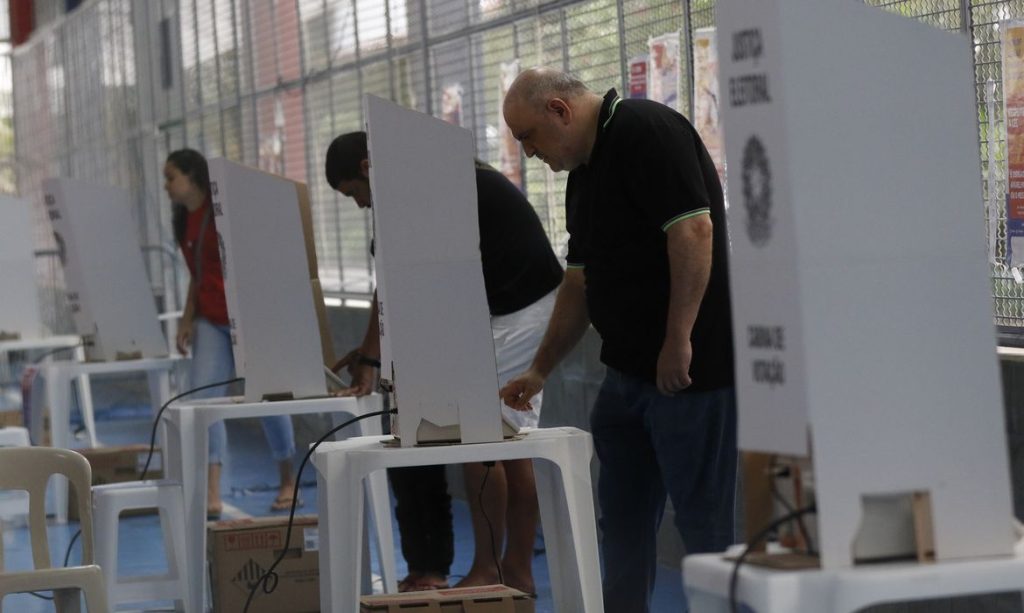 Primeiro governador, depois presidente: saiba qual a ordem de votação